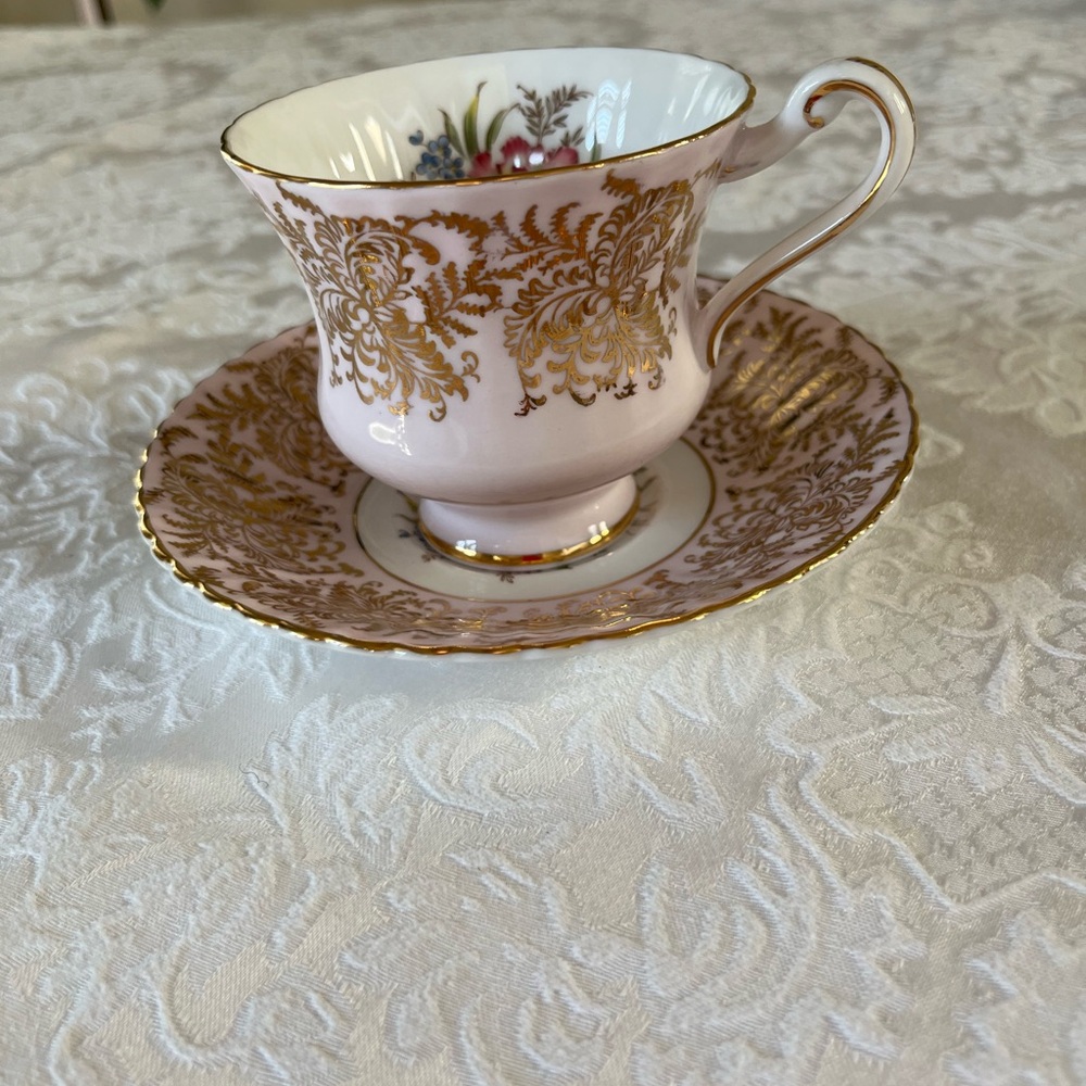 Vintage tea cup.  Paragon fine bone china with warrant for Queen Elizabeth II